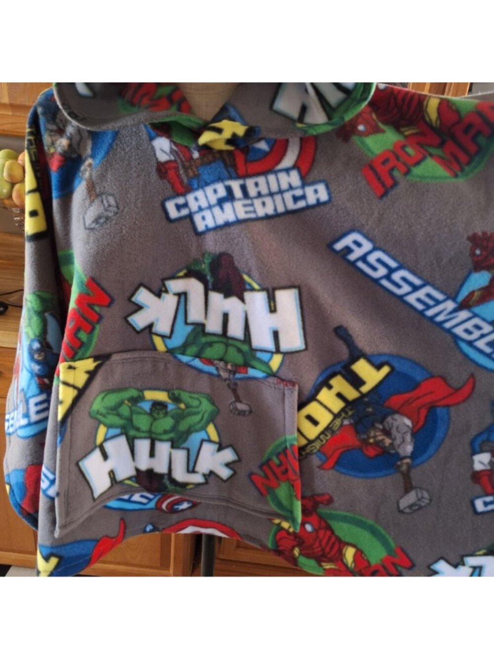 Avengers Fleece Poncho Cape With Hood & Pocket Handmade M Medium Hulk Iron Man - Picture 15 of 16